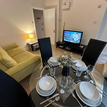 1-Bedroom Flat With Small Garden & Paid Parking In Finsbury Park, Highbury London Luaran gambar