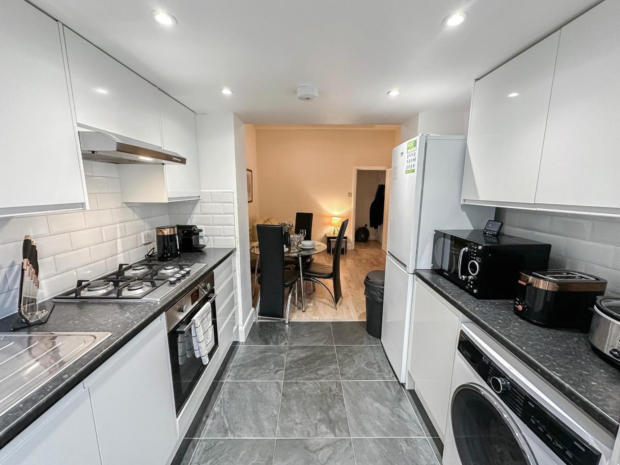 1-Bedroom Flat With Small Garden & Paid Parking In Finsbury Park, Highbury London Luaran gambar