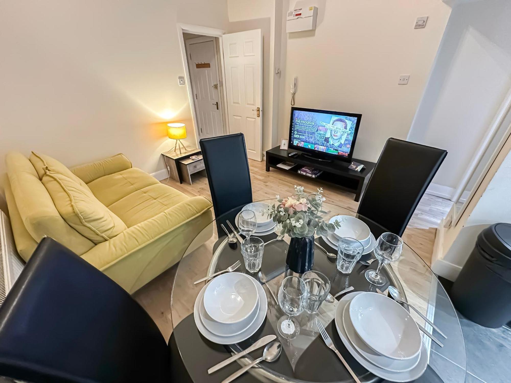 1-Bedroom Flat With Small Garden & Paid Parking In Finsbury Park, Highbury London Luaran gambar