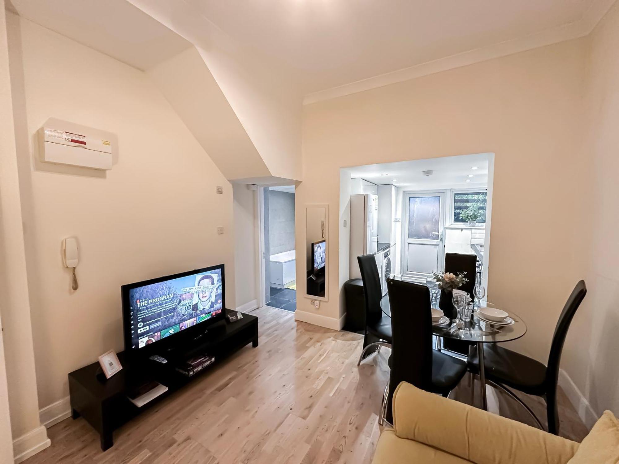 1-Bedroom Flat With Small Garden & Paid Parking In Finsbury Park, Highbury London Luaran gambar