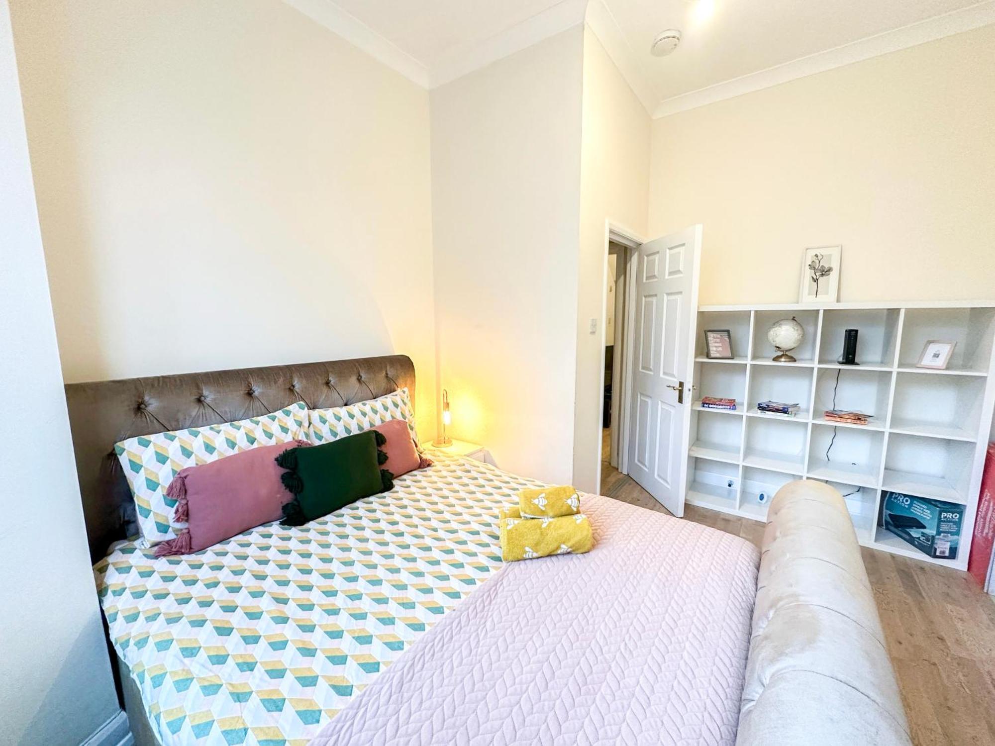 1-Bedroom Flat With Small Garden & Paid Parking In Finsbury Park, Highbury London Luaran gambar