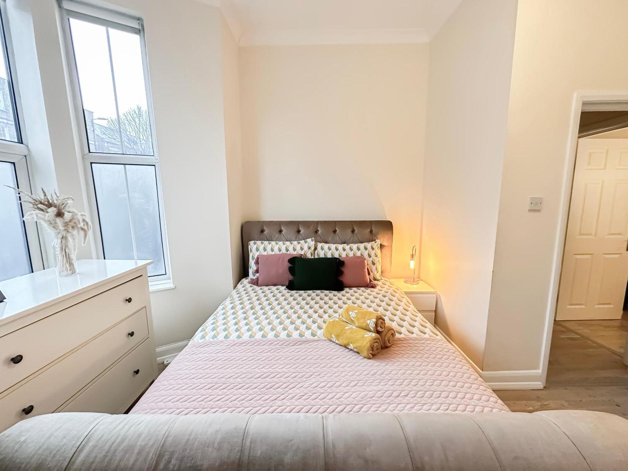 1-Bedroom Flat With Small Garden & Paid Parking In Finsbury Park, Highbury London Luaran gambar