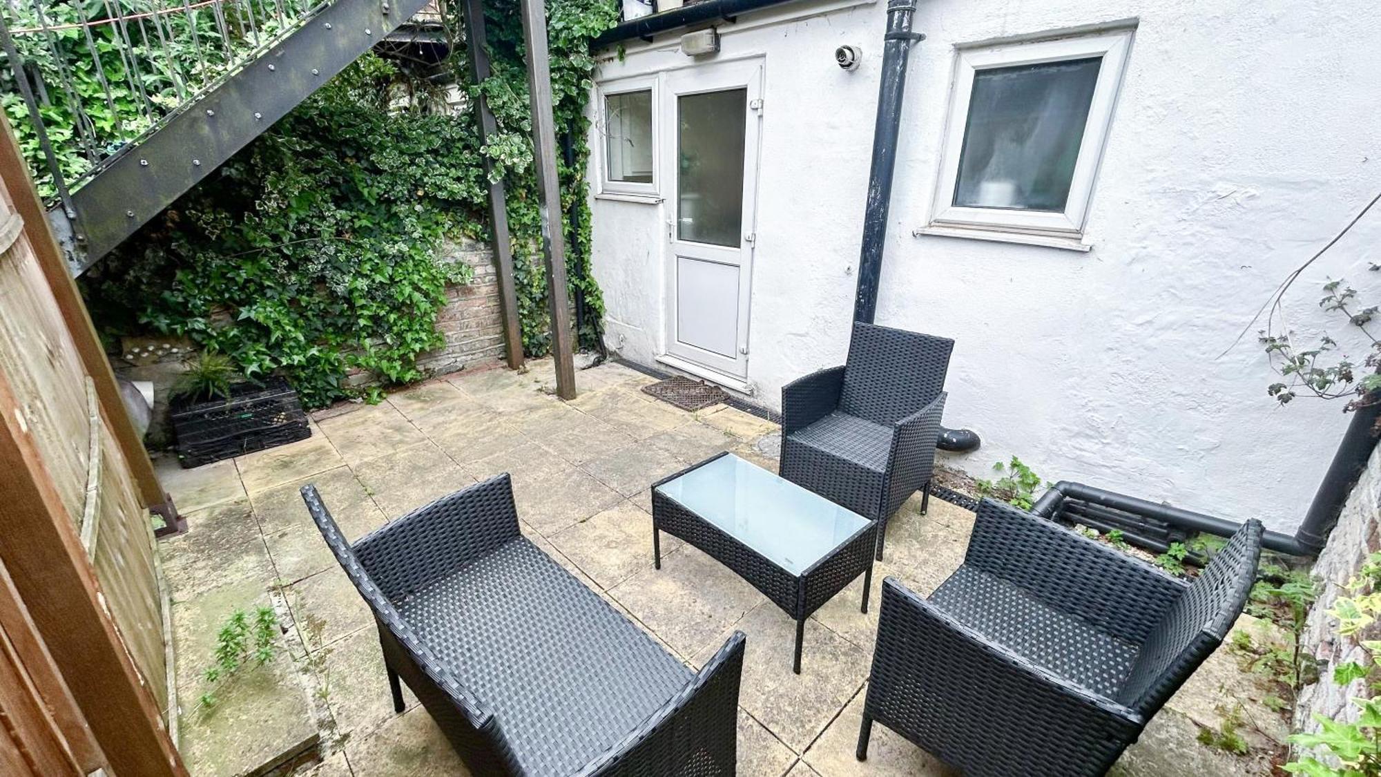 1-Bedroom Flat With Small Garden & Paid Parking In Finsbury Park, Highbury London Luaran gambar