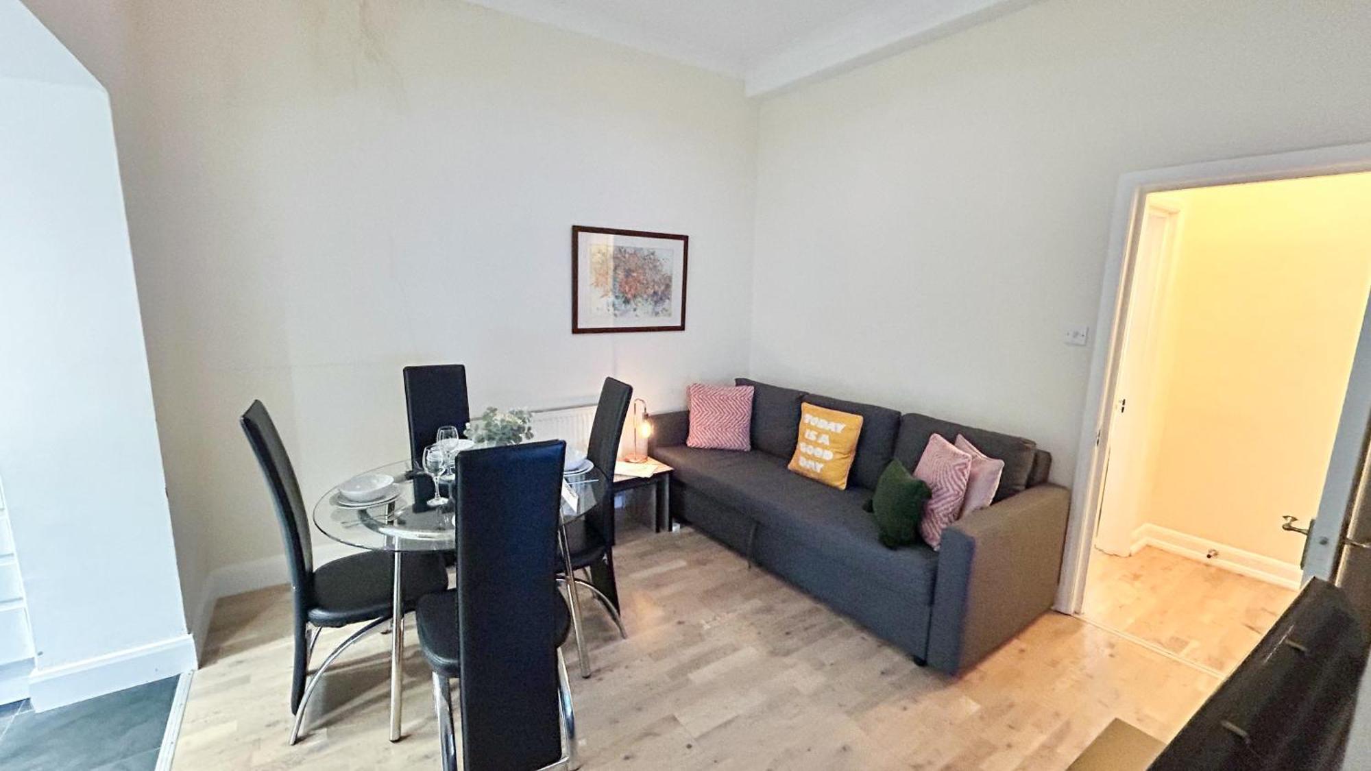 1-Bedroom Flat With Small Garden & Paid Parking In Finsbury Park, Highbury London Luaran gambar