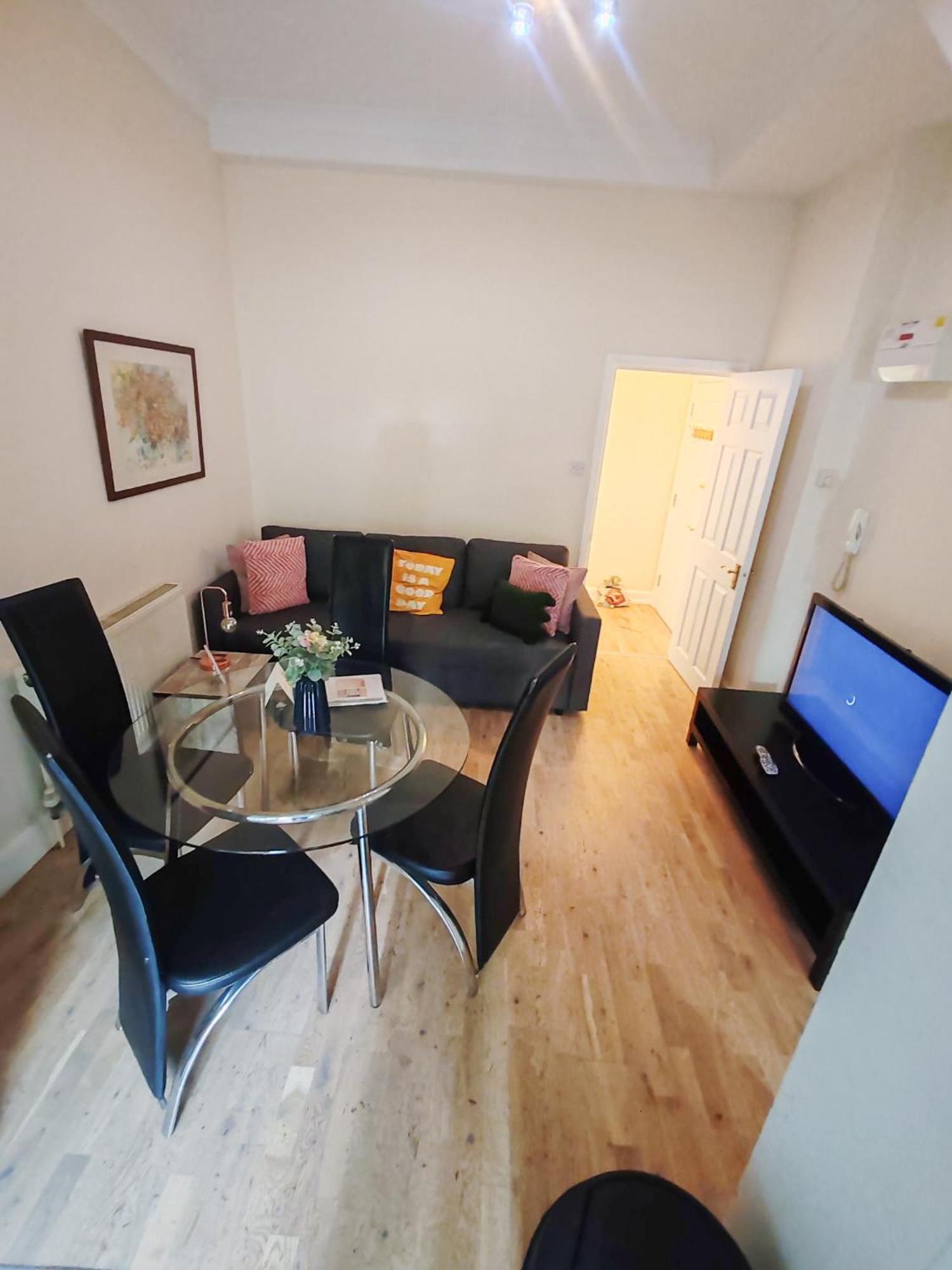 1-Bedroom Flat With Small Garden & Paid Parking In Finsbury Park, Highbury London Luaran gambar