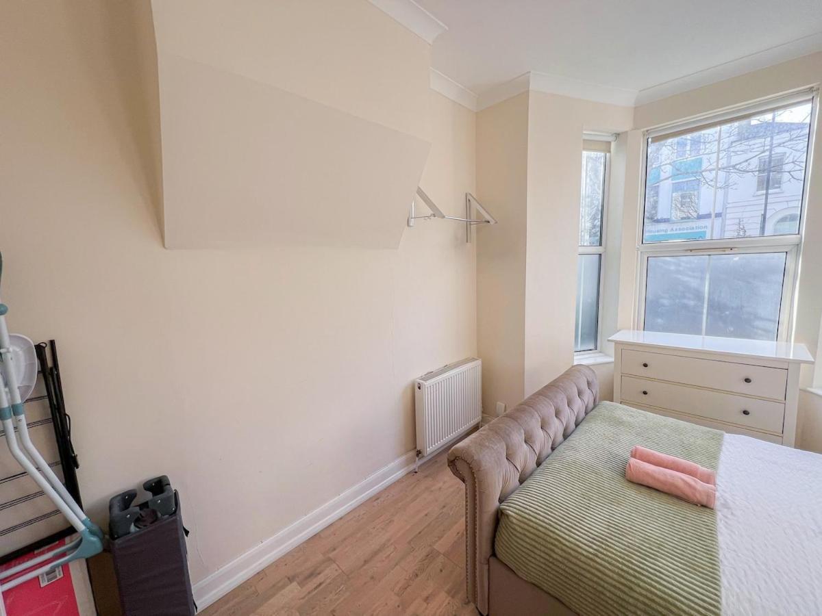 1-Bedroom Flat With Small Garden & Paid Parking In Finsbury Park, Highbury London Luaran gambar