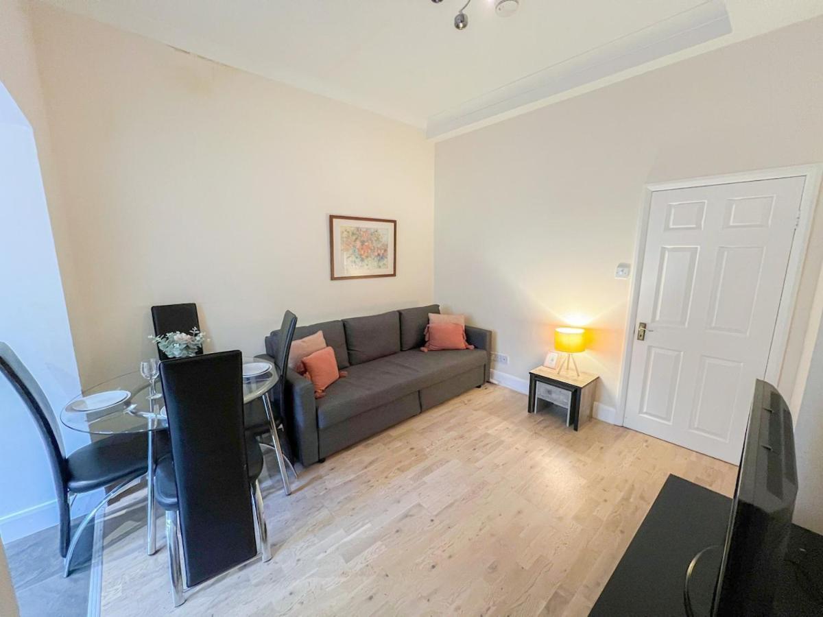 1-Bedroom Flat With Small Garden & Paid Parking In Finsbury Park, Highbury London Luaran gambar