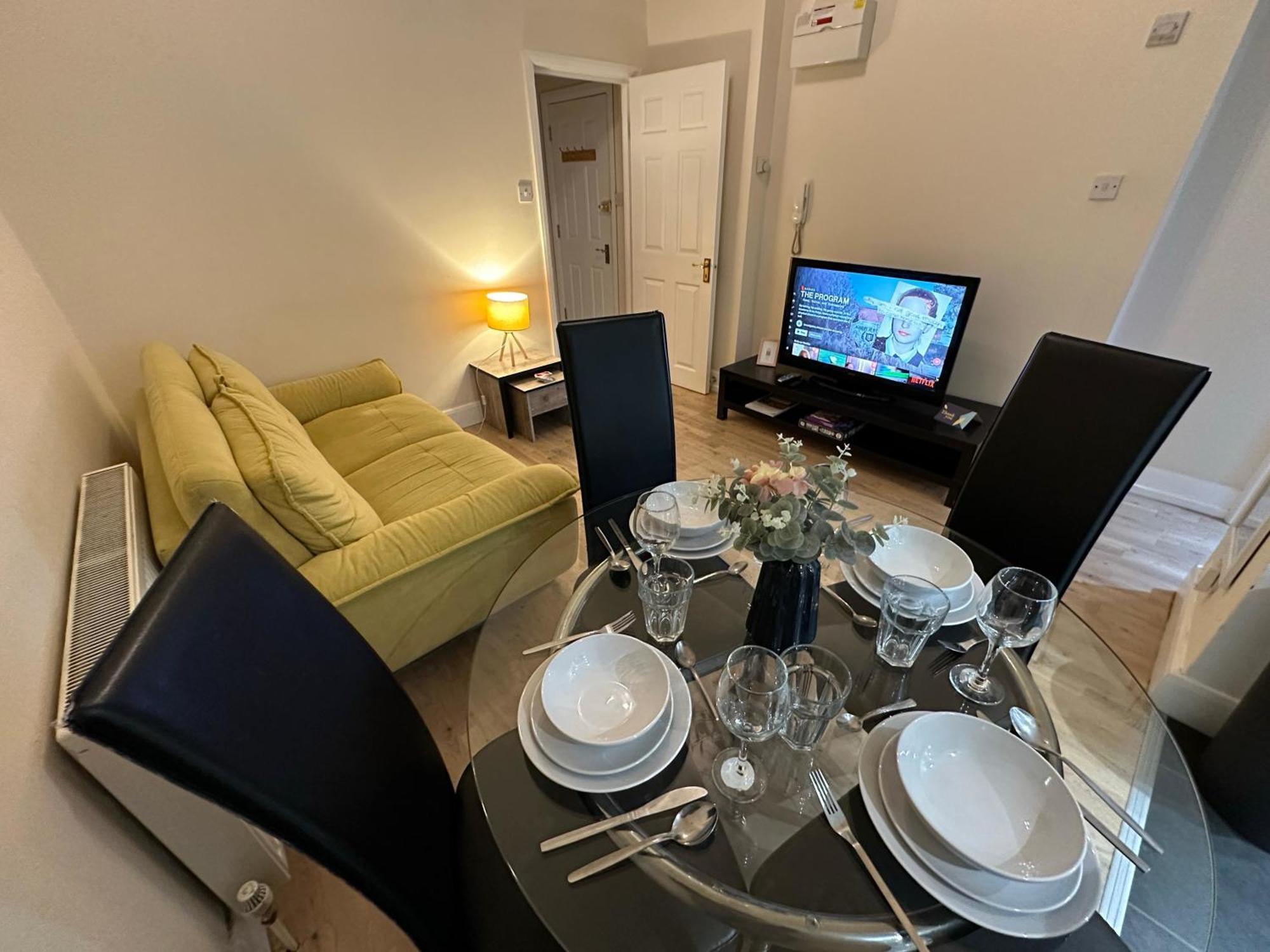 1-Bedroom Flat With Small Garden & Paid Parking In Finsbury Park, Highbury London Luaran gambar
